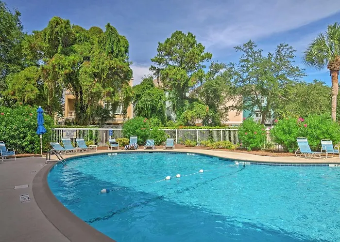 Bright And Beachy Getaway On Hilton Head Island!