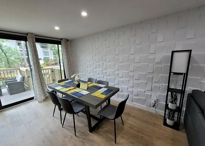 Contemporary Bliss-Newly Renovated Cozy Villa