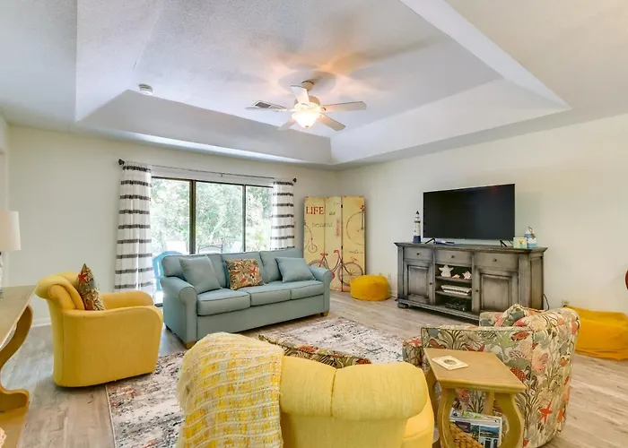 Updated Hilton Head Island Resort Cottage With Patio