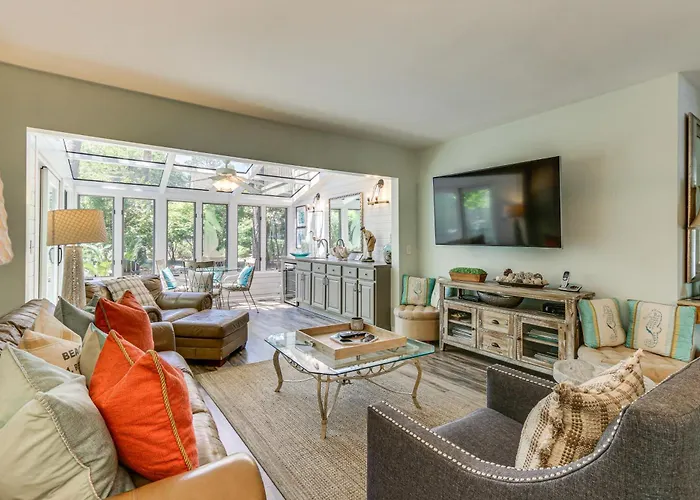 Modern Hilton Head Retreat Walk To Beach And Golf!