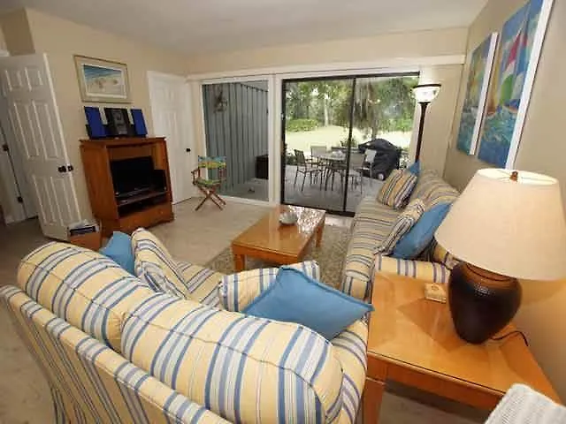 Hickory Cove 18