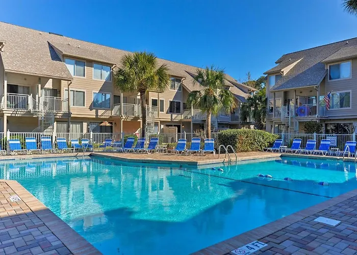 Hilton Head Villa With Balcony Walk To Beach!