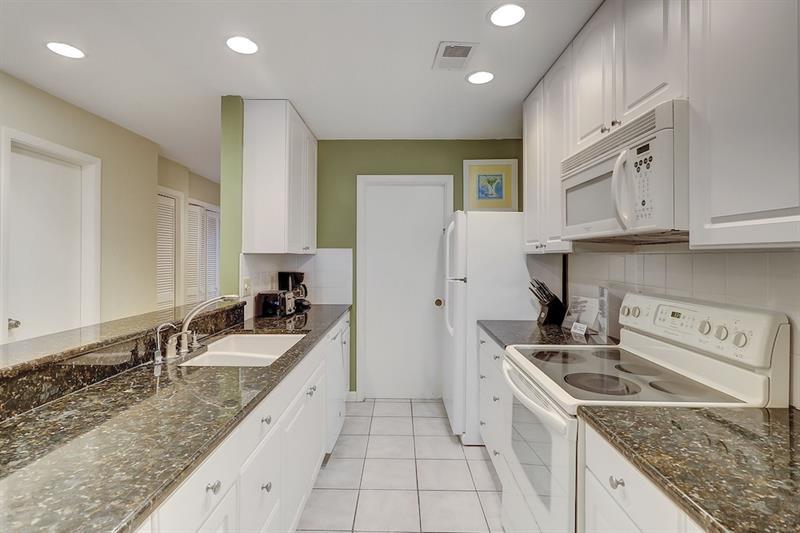 Tennismaster - Two Bedroom - 203 Apartment