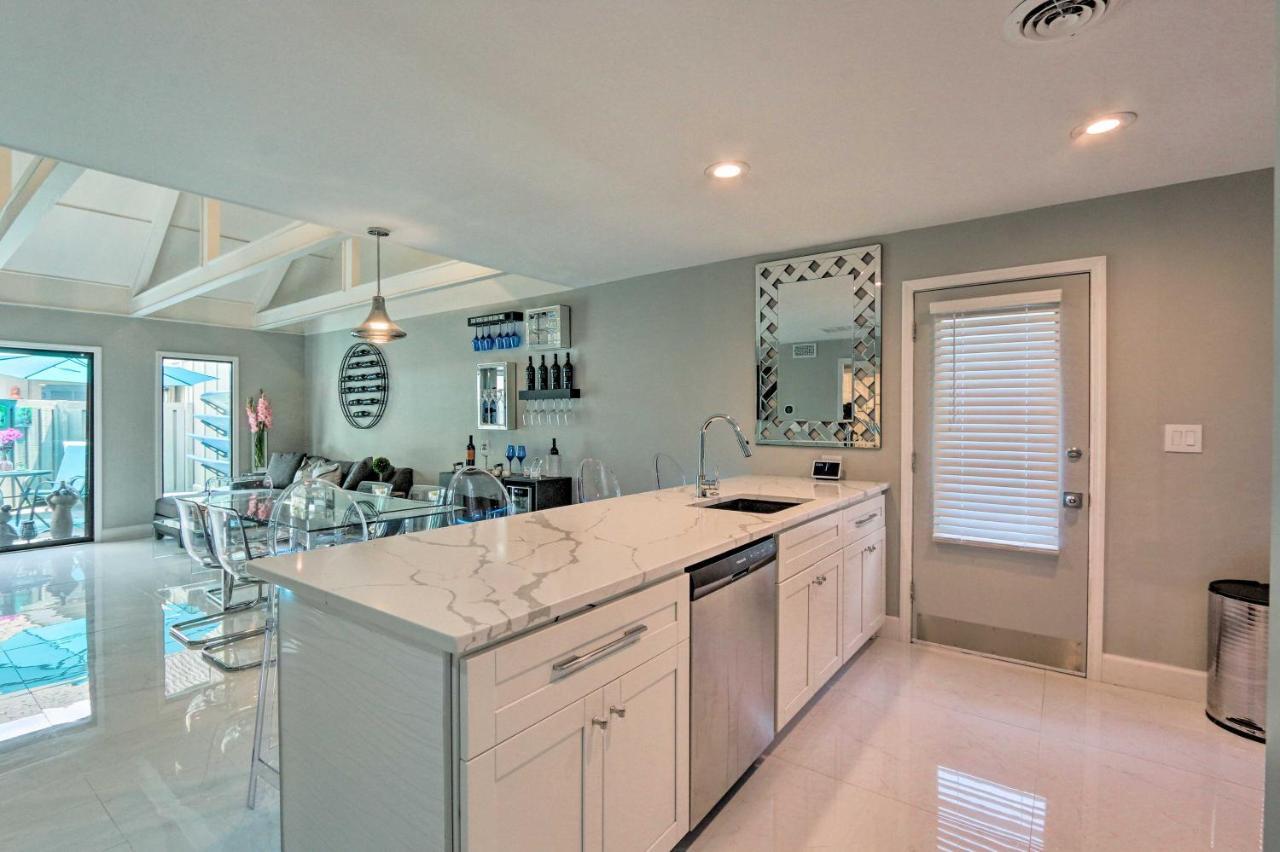 Villa Coastal Less Than 1 Mi To Shore! *