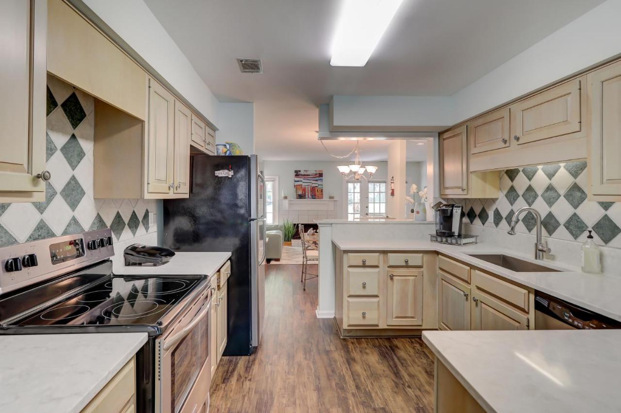 Holiday home Kitchen King Bed In Master Bikes & Gear Included Free Shipyard Parking Pass *