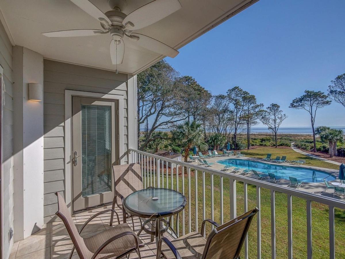Oceanfront Retreat: Beachside Luxury At Coligny