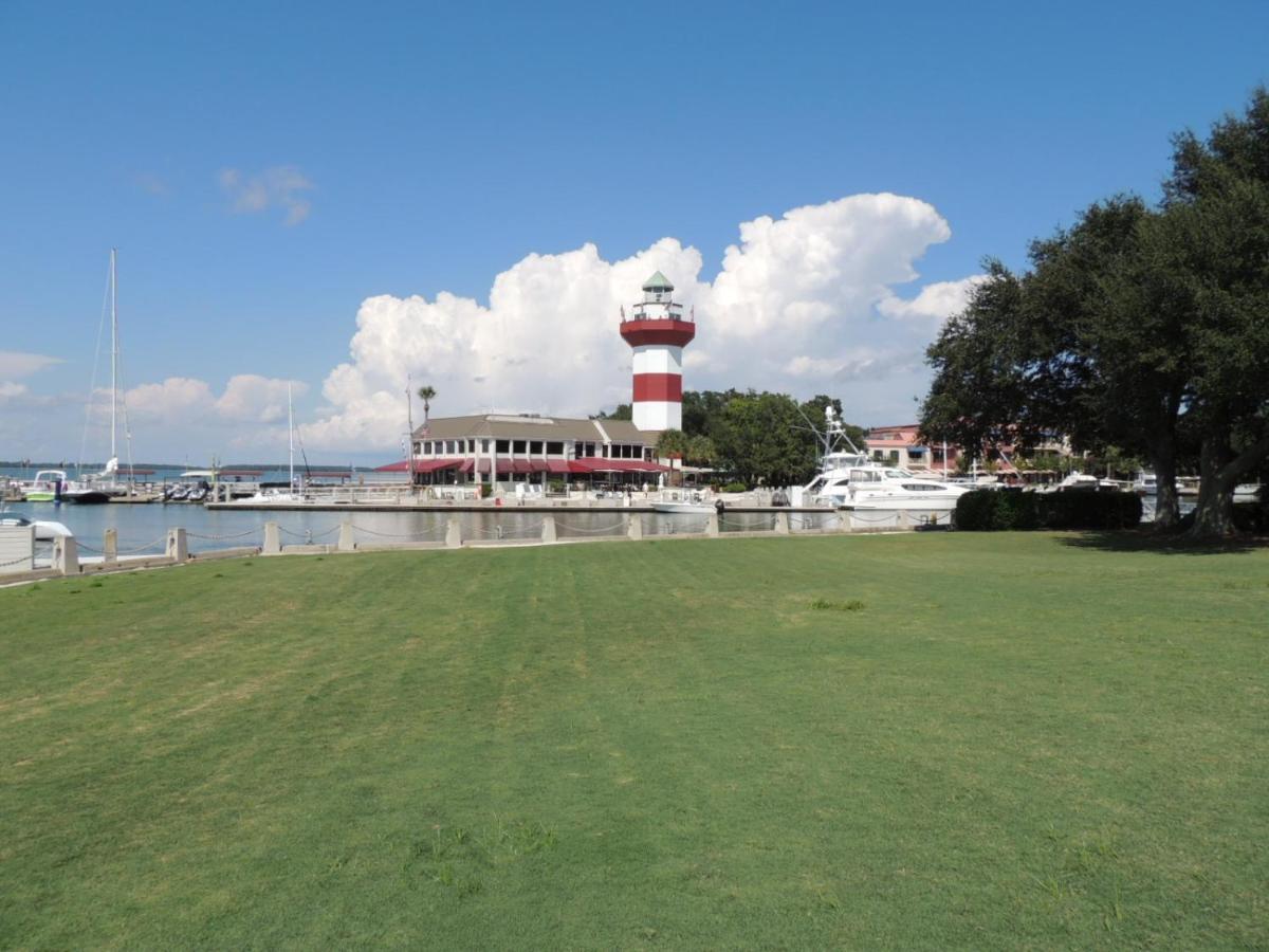 Holiday home 2365 Racquet Club 2 Bedroom 2 Ba Sea Pines Near Harbourtown Free Tennis And Pool *
