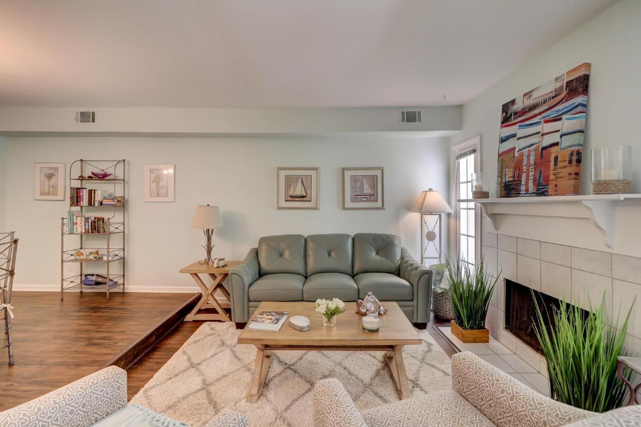 Holiday home Kitchen King Bed In Master Bikes & Gear Included Free Shipyard Parking Pass Hilton Head Island