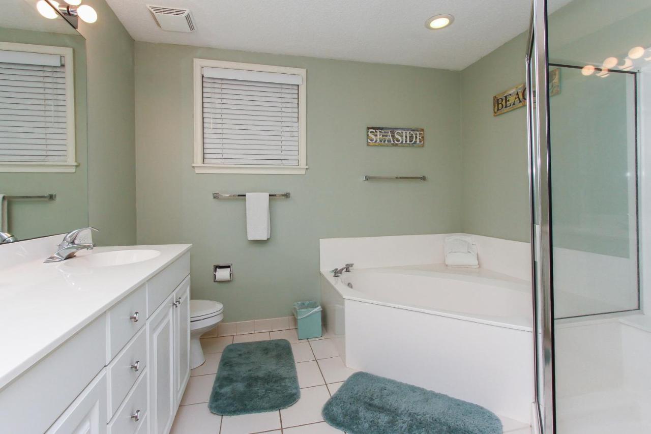 Updated Granite Stainless Steel New Tile Bikes & Gear Included * Hilton Head Island