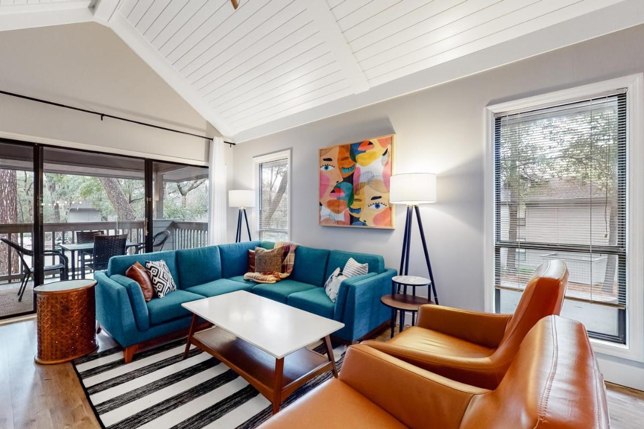 Centre Court 7832 Apartment