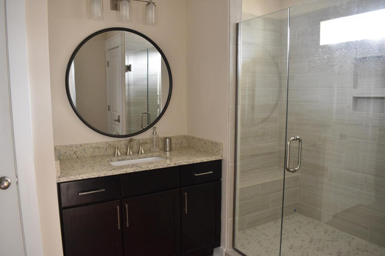 Holiday home New! Heated Pool, House, Elevator, Walk To The Beach!