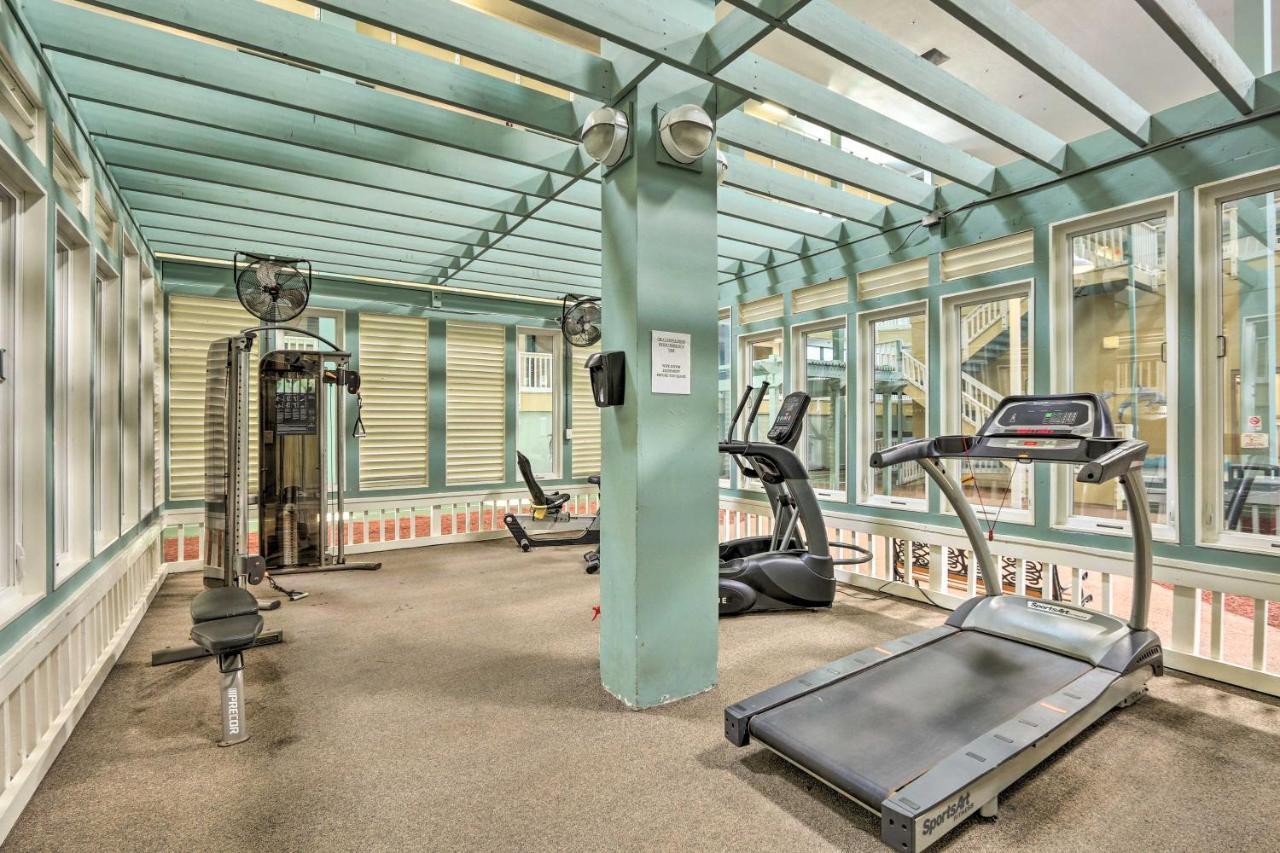 Newly Renovated Hilton Head Retreat, Walk To