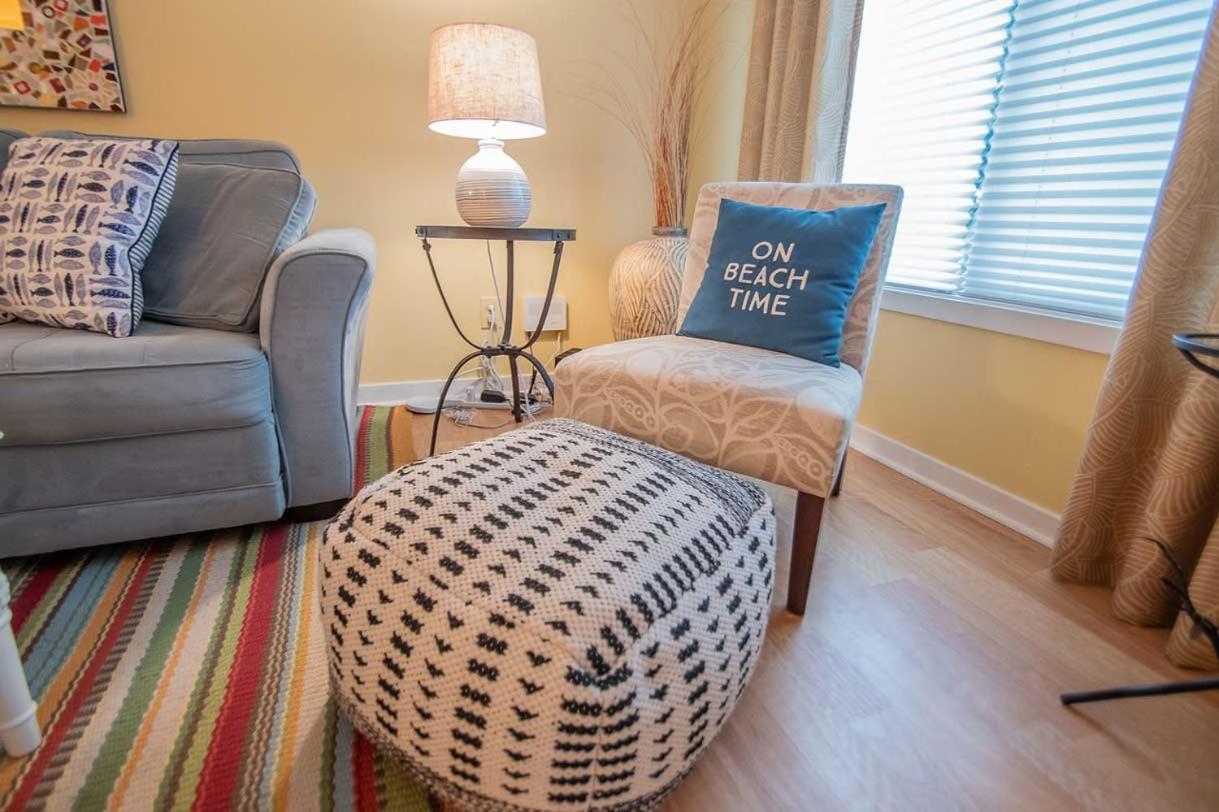 Villa Hilton Head With Balcony Walk To Beach!