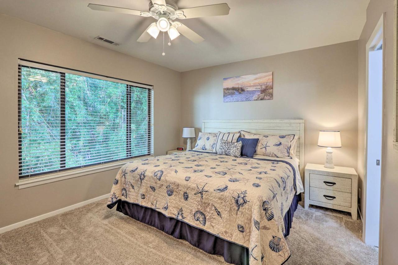 Pebble Townhome With Patio Quarter Mile To Ocean! Holiday home *