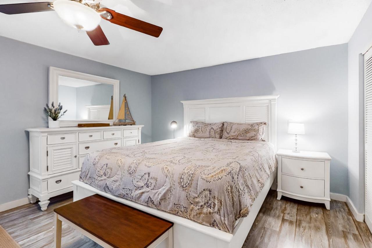 Apartment Queens Grant 736