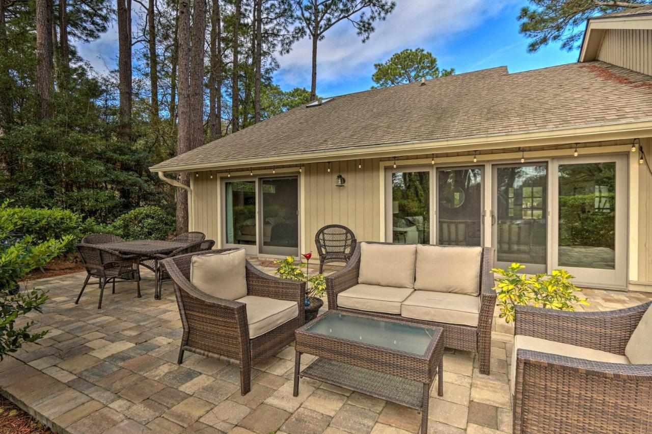 Modern Retreat With Patio And Bbq Less Than 1 Mi To Beach! Holiday home