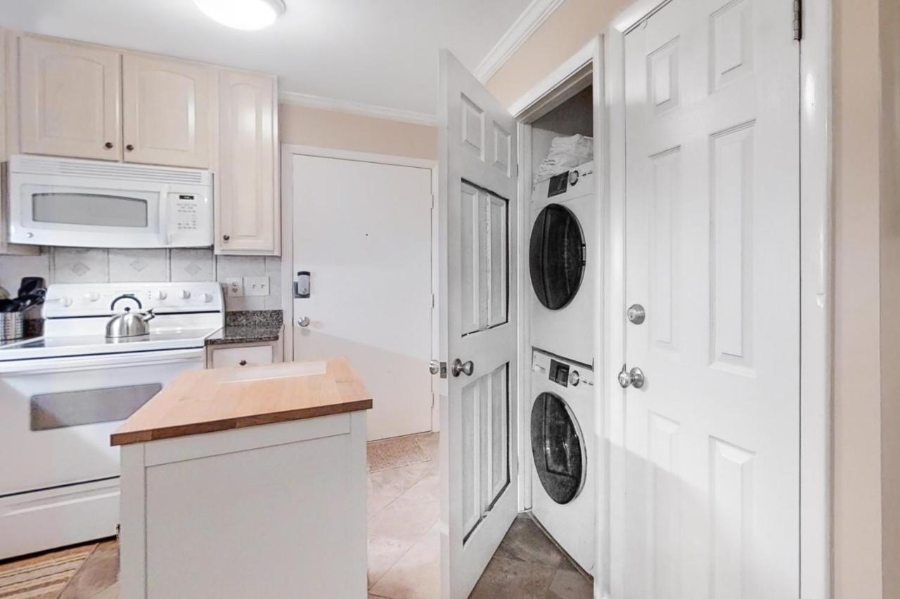 Apartment Fiddlers Cove 22j