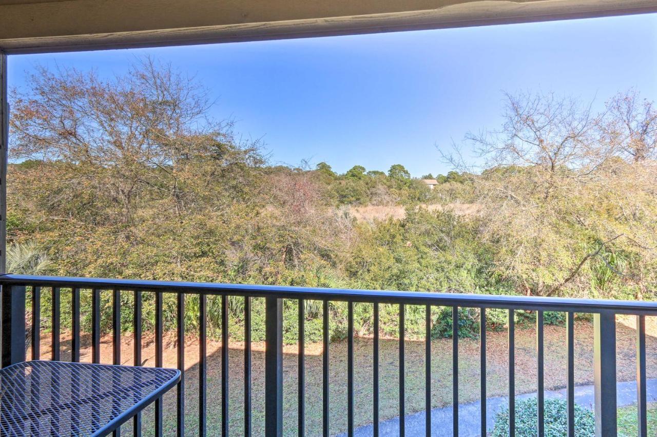 Coastal With Balcony And Luxe Amenities! Apartment
