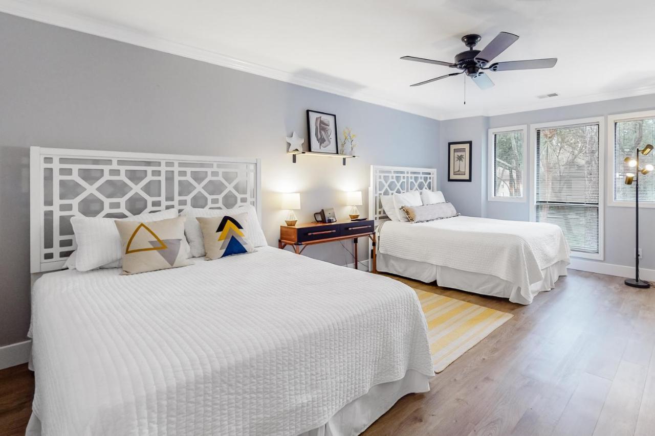Centre Court 7832 Apartment