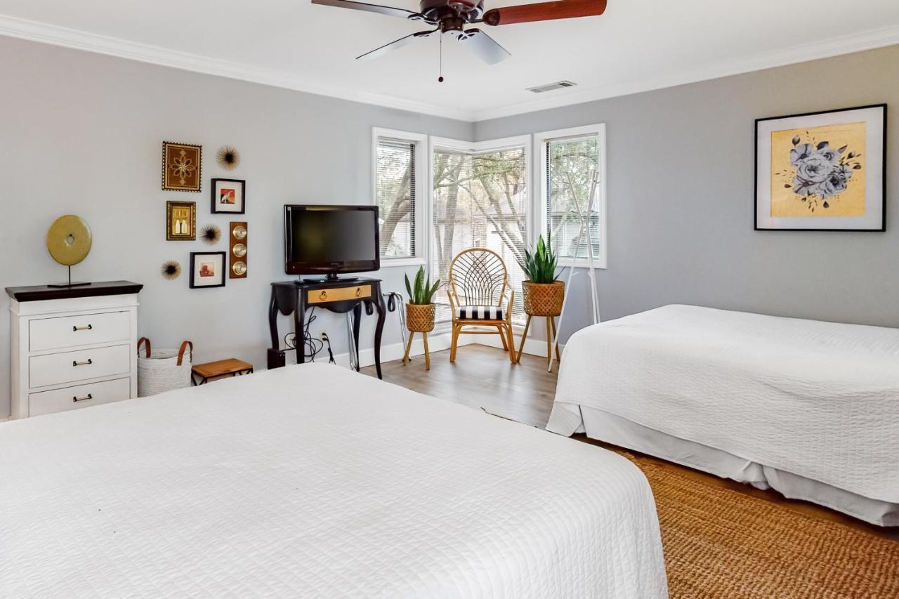 Centre Court 7832 Apartment
