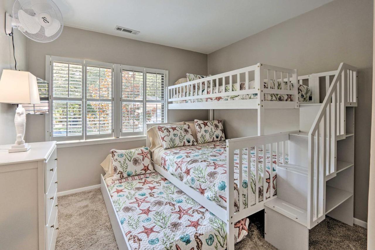 Pebble Townhome With Patio Quarter Mile To Ocean! Holiday home