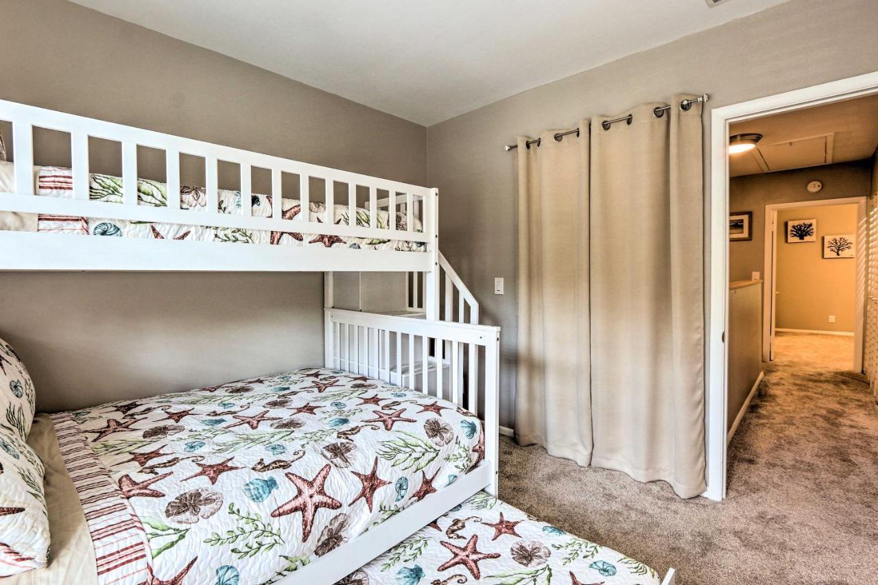 Pebble Townhome With Patio Quarter Mile To Ocean! Holiday home *