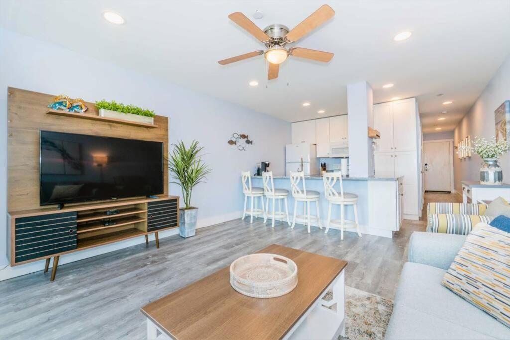 Direct Oceanfront - Heated Pool & Breathtaking Ocean View