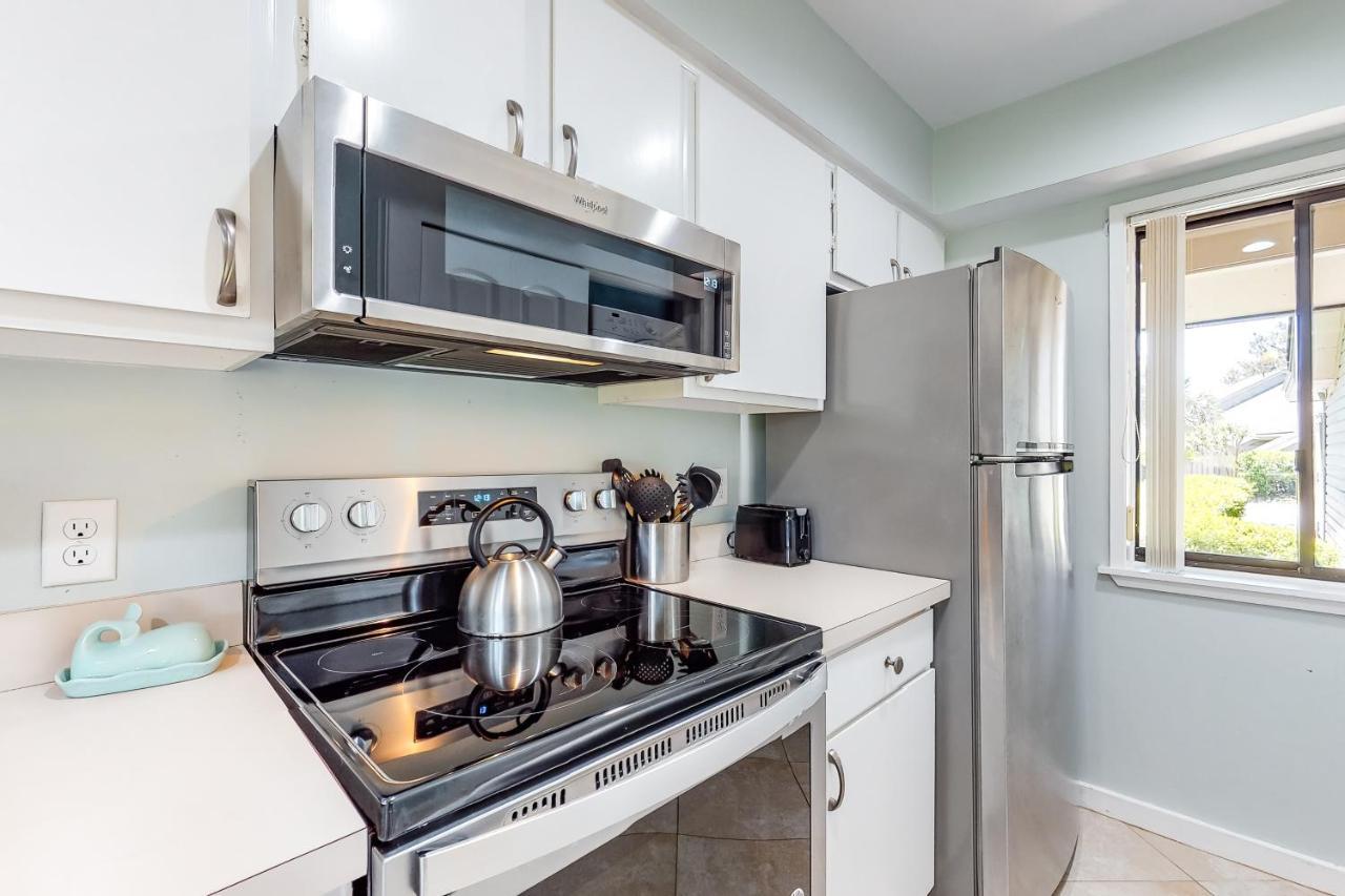Apartment Inverness Village 942 *