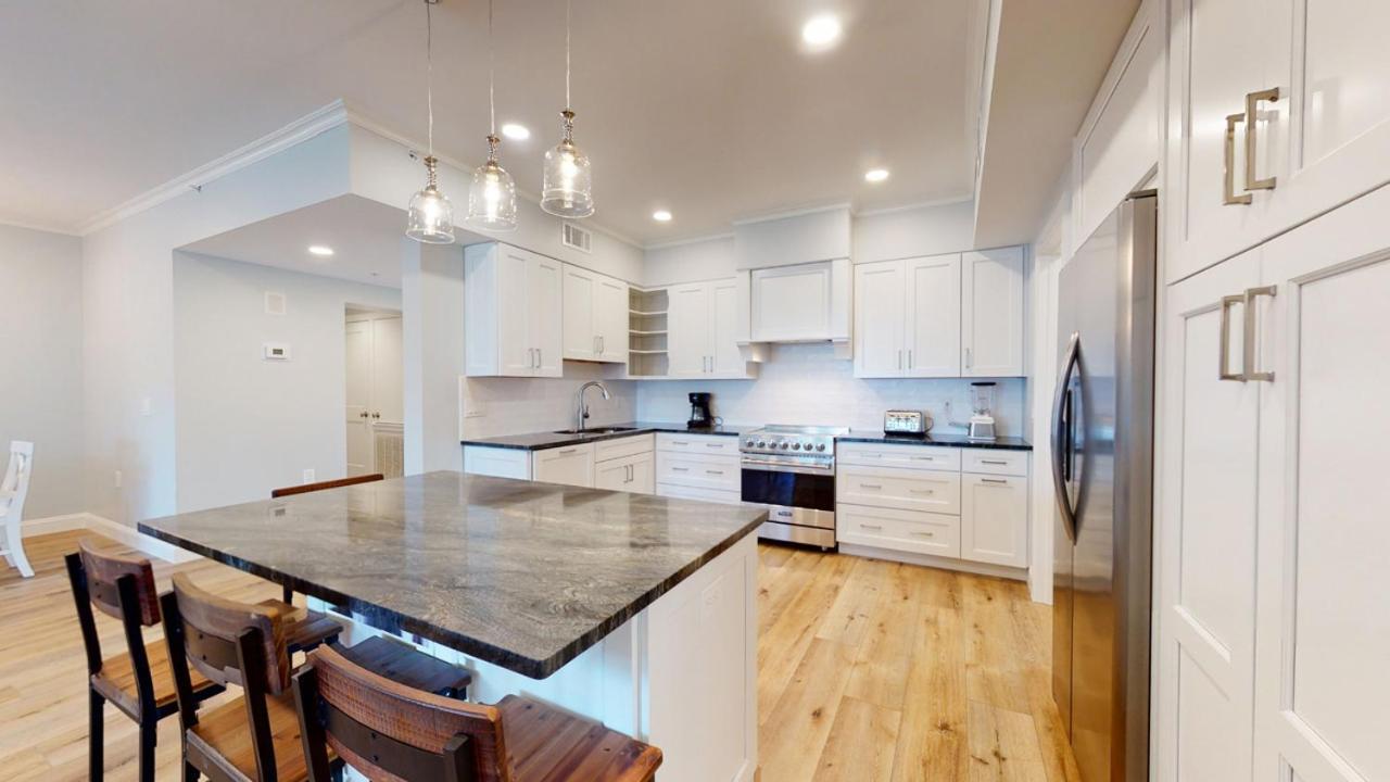 5107 Hampton Place South *