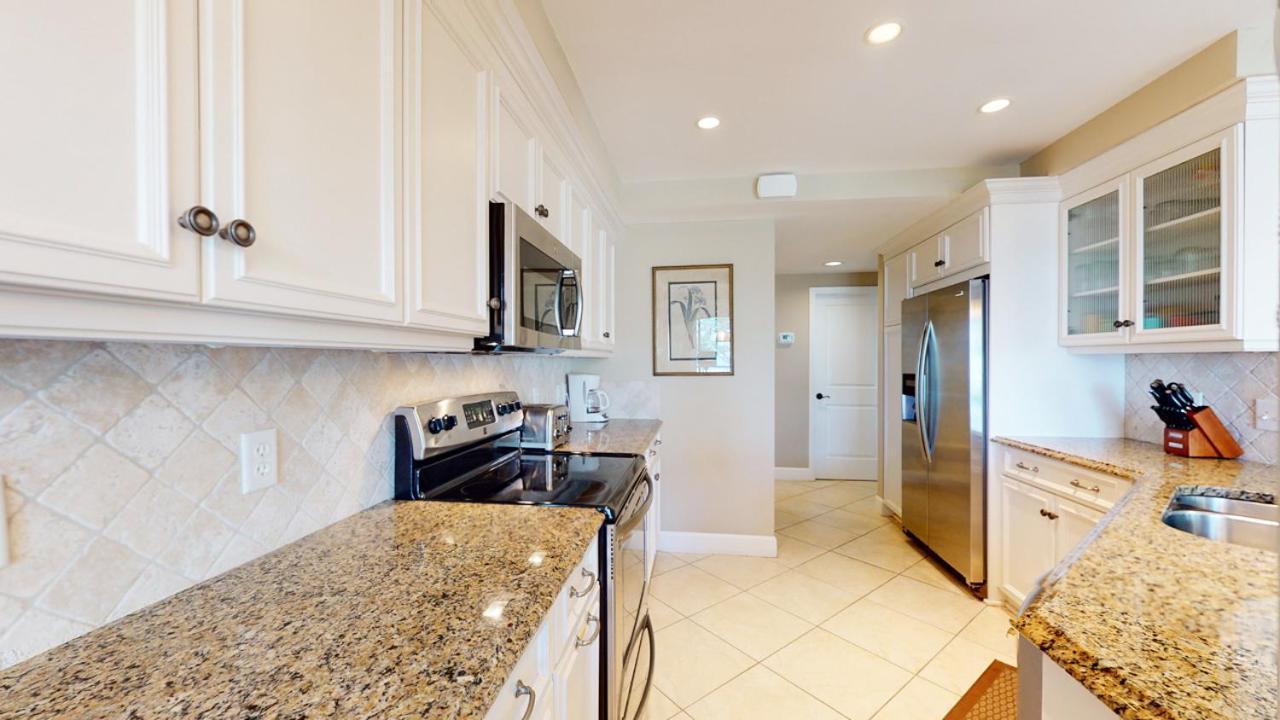 Villa 3208 Windsor Court South *