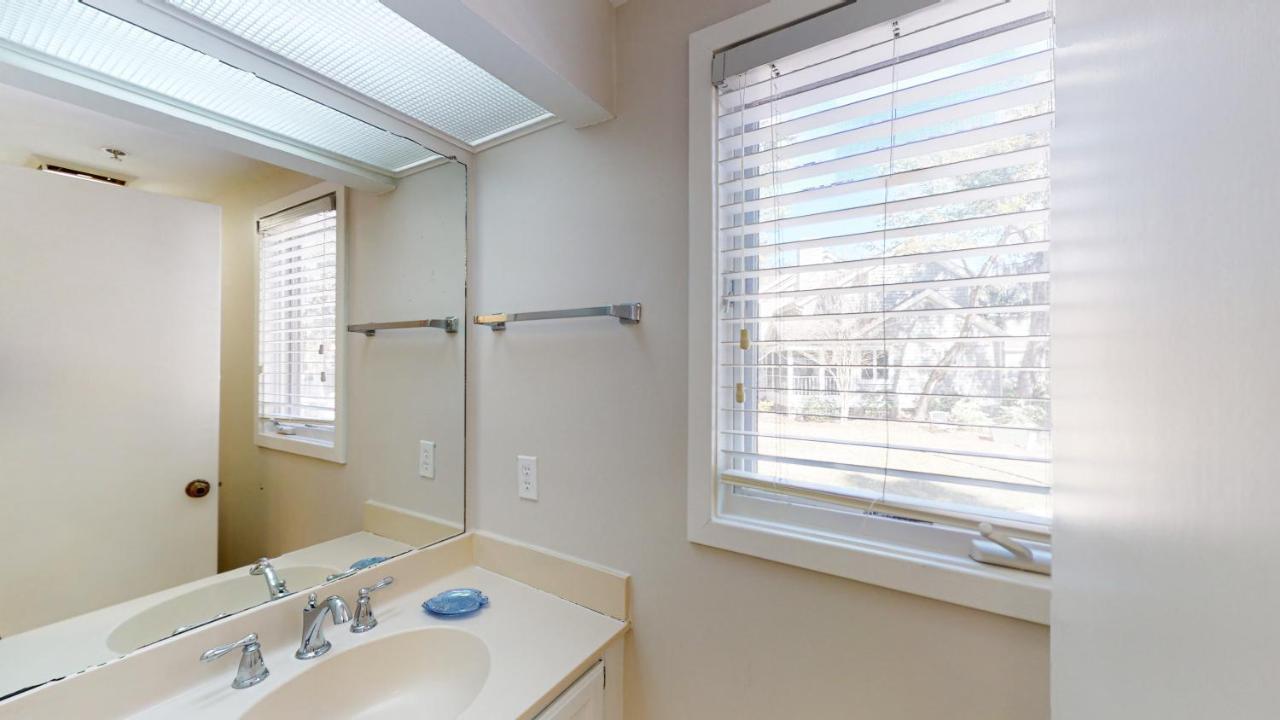 Villa 7611 Huntington