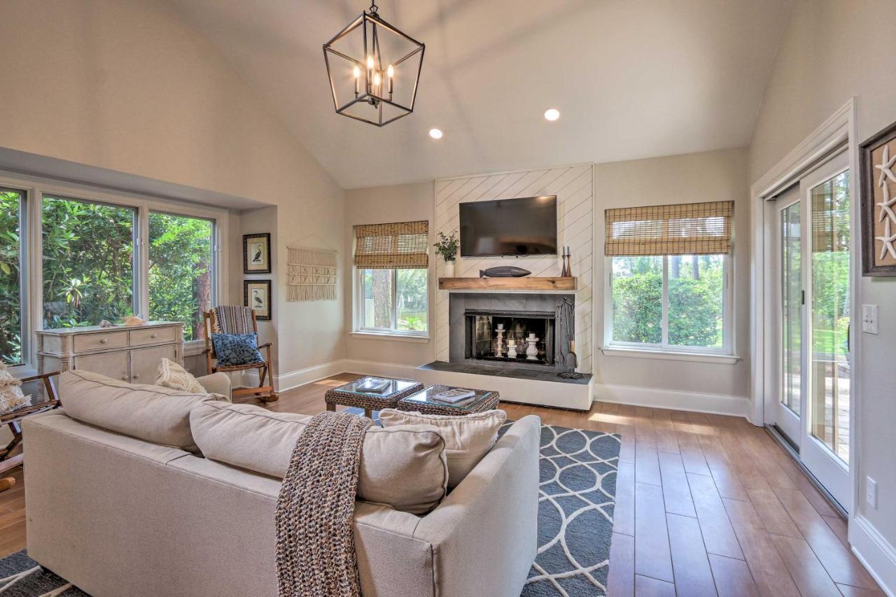Holiday home Modern Retreat With Patio And Bbq Less Than 1 Mi To Beach! *