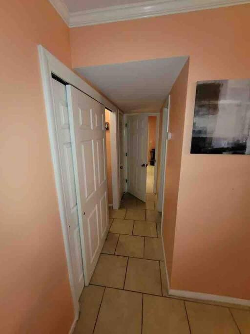 Apartment Elegant 2-bedroom Pet-friendly W 2 Parking Spaces Hilton Head Island
