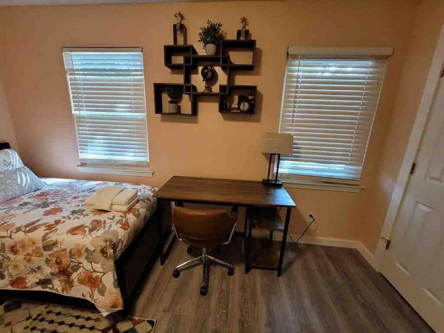 Elegant 2-bedroom Pet-friendly W 2 Parking Spaces * Hilton Head Island