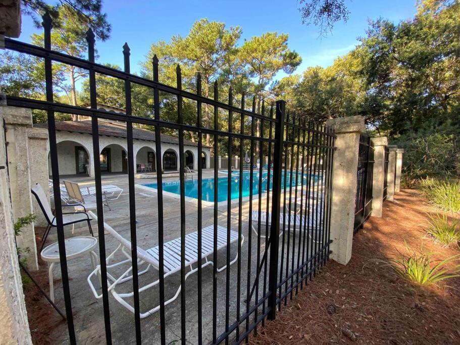 Elegant 2-bedroom Pet-friendly W 2 Parking Spaces Hilton Head Island
