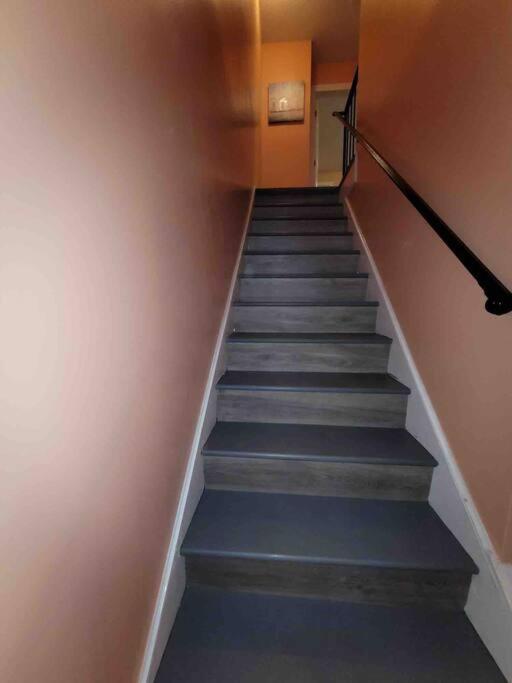 Elegant 2-bedroom Pet-friendly W 2 Parking Spaces *