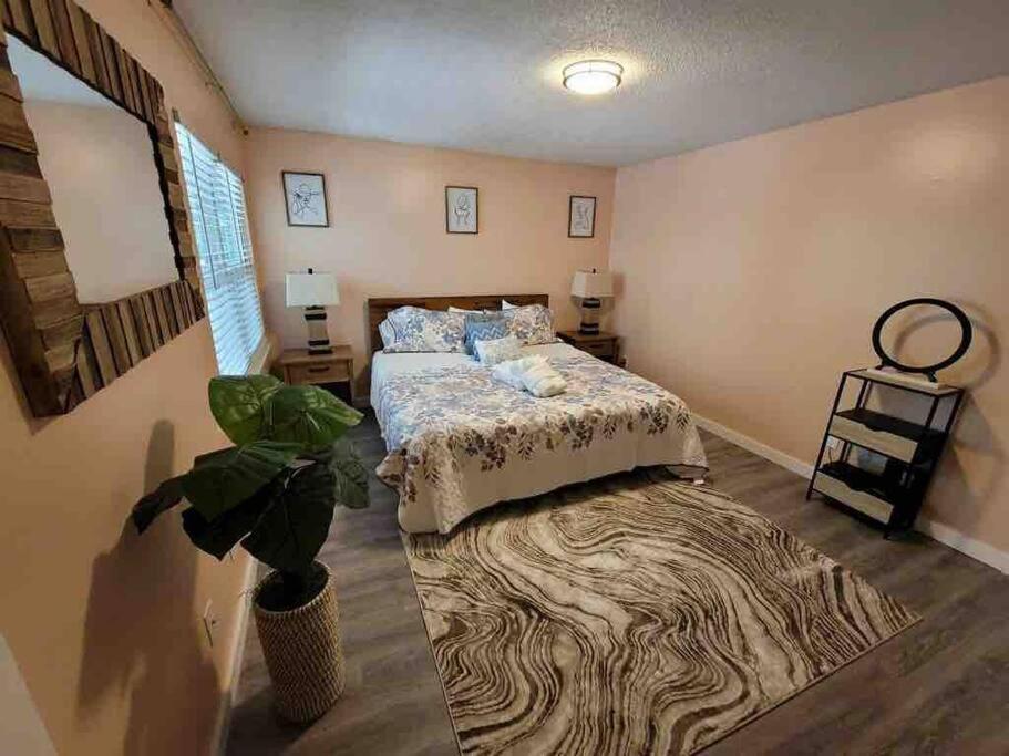 Apartment Elegant 2-bedroom Pet-friendly W 2 Parking Spaces