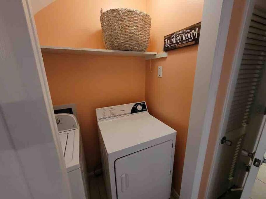Apartment Elegant 2-bedroom Pet-friendly W 2 Parking Spaces Hilton Head Island