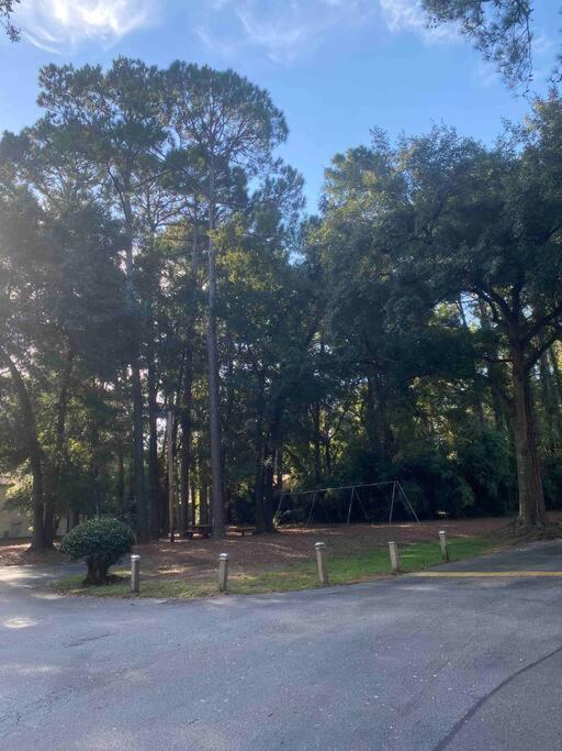 Apartment Elegant 2-bedroom Pet-friendly W 2 Parking Spaces Hilton Head Island