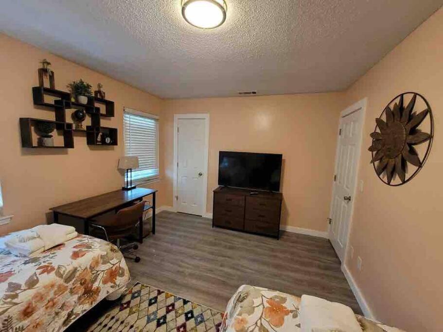 Apartment Elegant 2-bedroom Pet-friendly W 2 Parking Spaces *