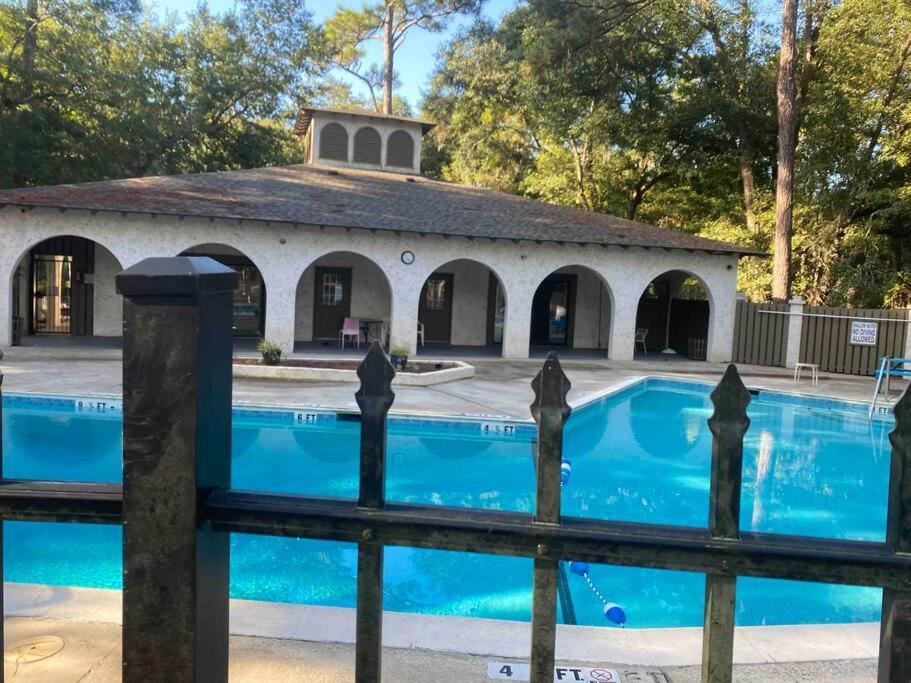 Apartment Elegant 2-bedroom Pet-friendly W 2 Parking Spaces