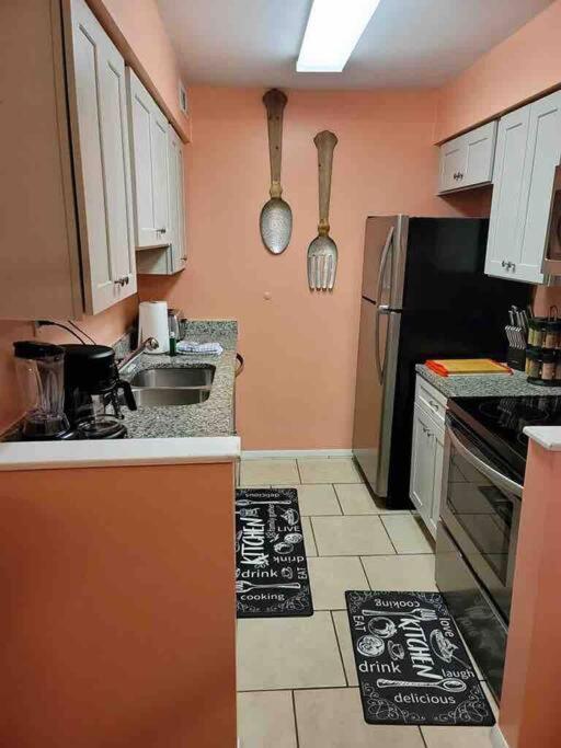 Elegant 2-bedroom Pet-friendly W 2 Parking Spaces Apartment