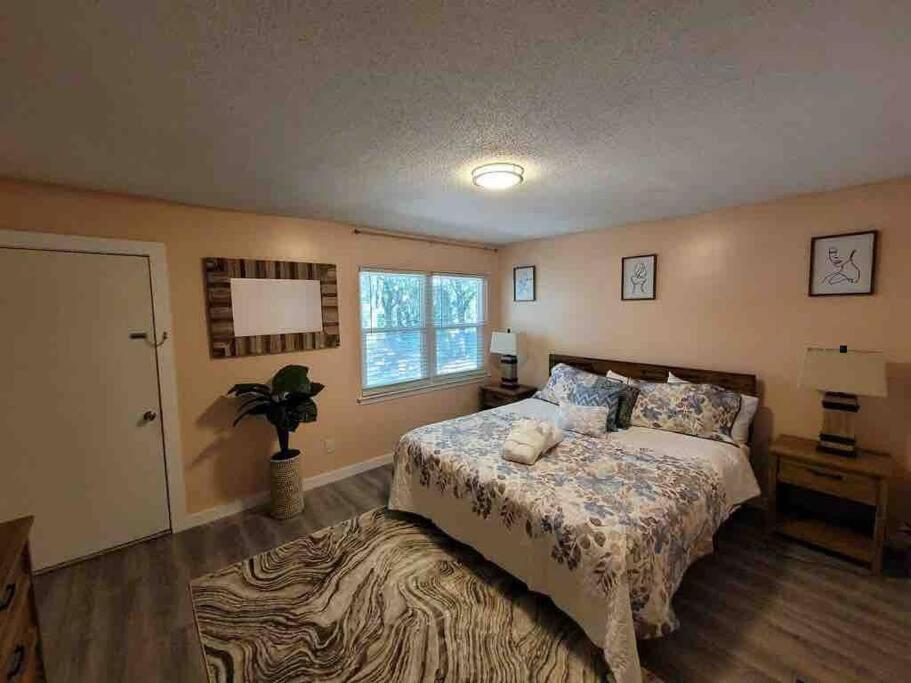 Elegant 2-bedroom Pet-friendly W 2 Parking Spaces *