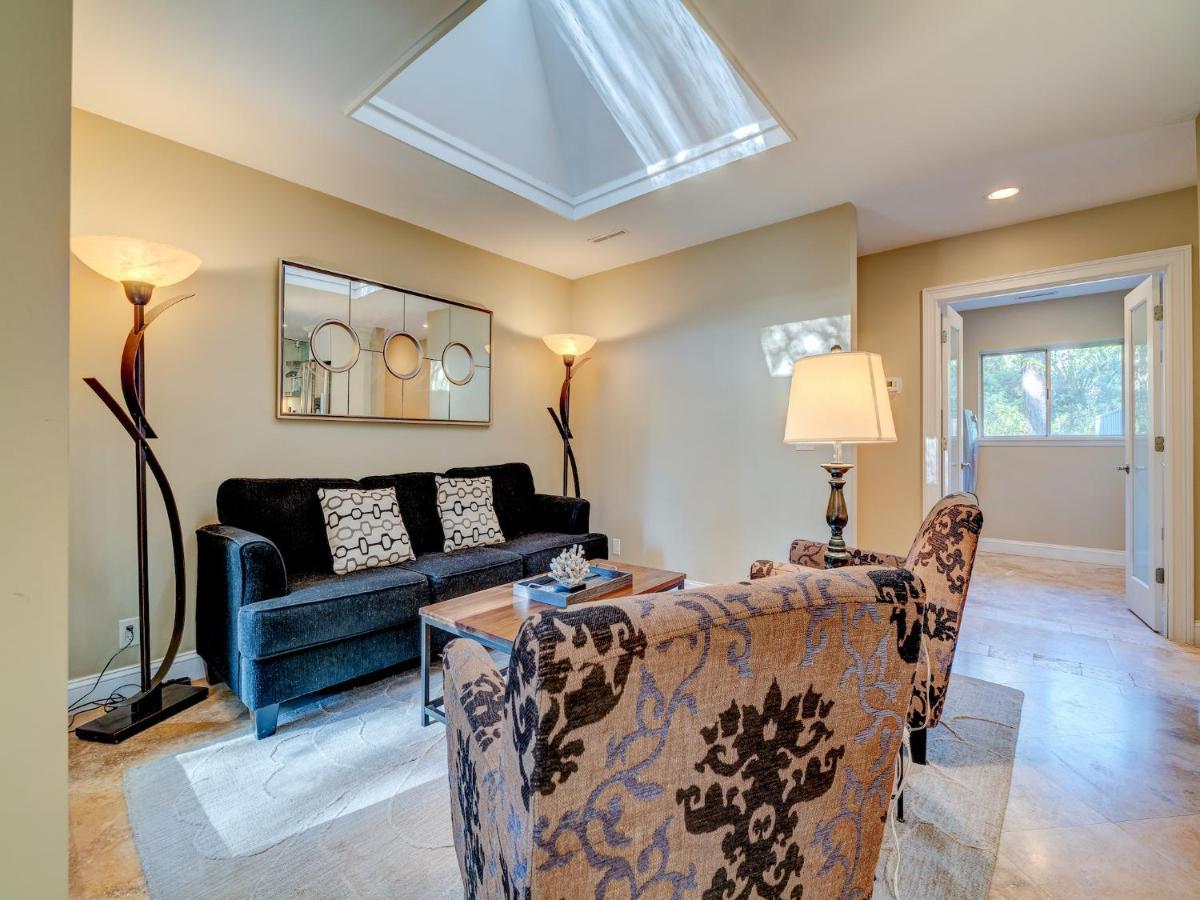 Jessamine 7, 3 Bedrooms, Walk To Beach, Sleeps 8 Hilton Head Island