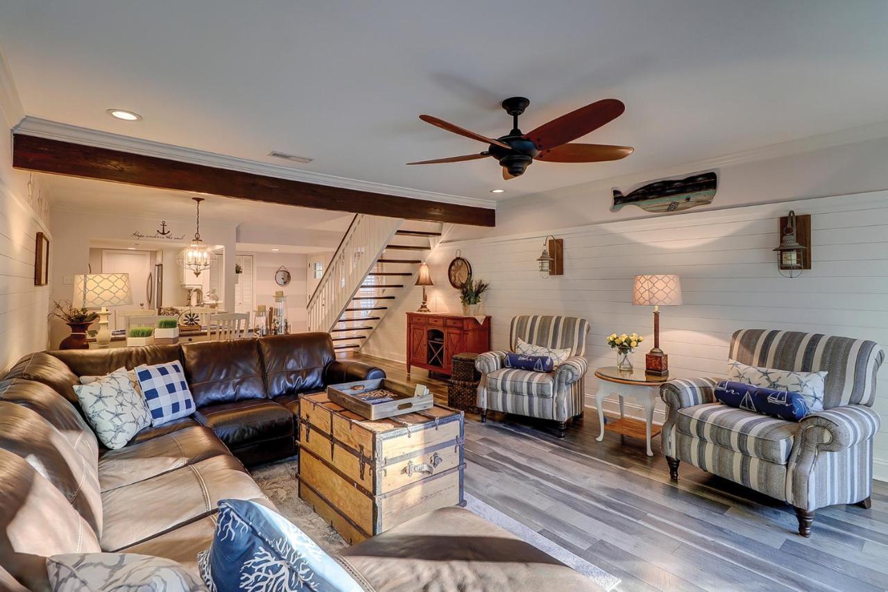 19 Sailmaster 3 Bedroom Shipyard Pool