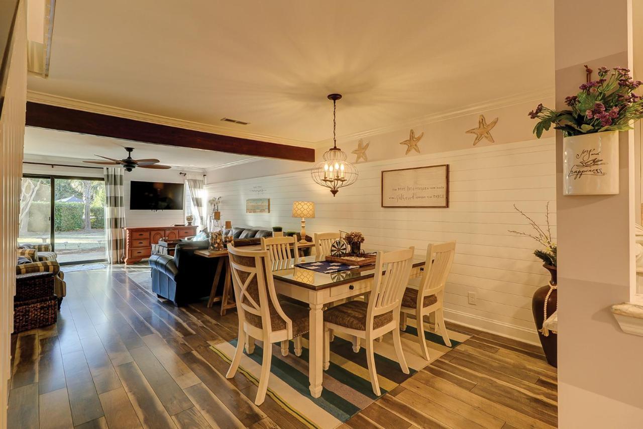 19 Sailmaster 3 Bedroom Shipyard Pool Holiday home