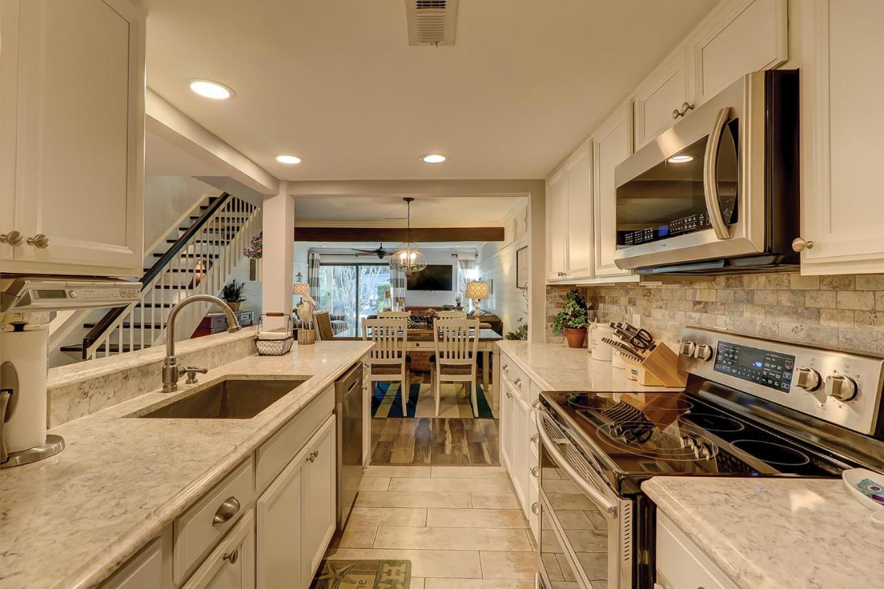 19 Sailmaster 3 Bedroom Shipyard Pool