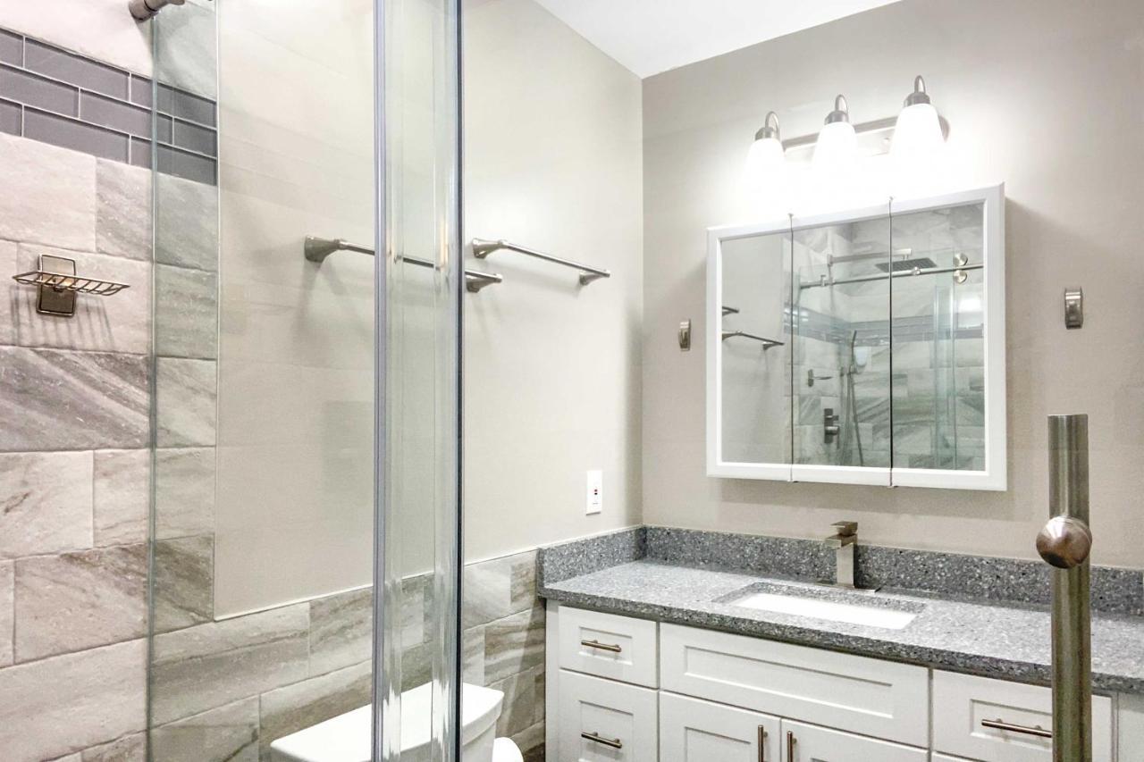 Pebble Townhome With Patio Quarter Mile To Ocean! Holiday home