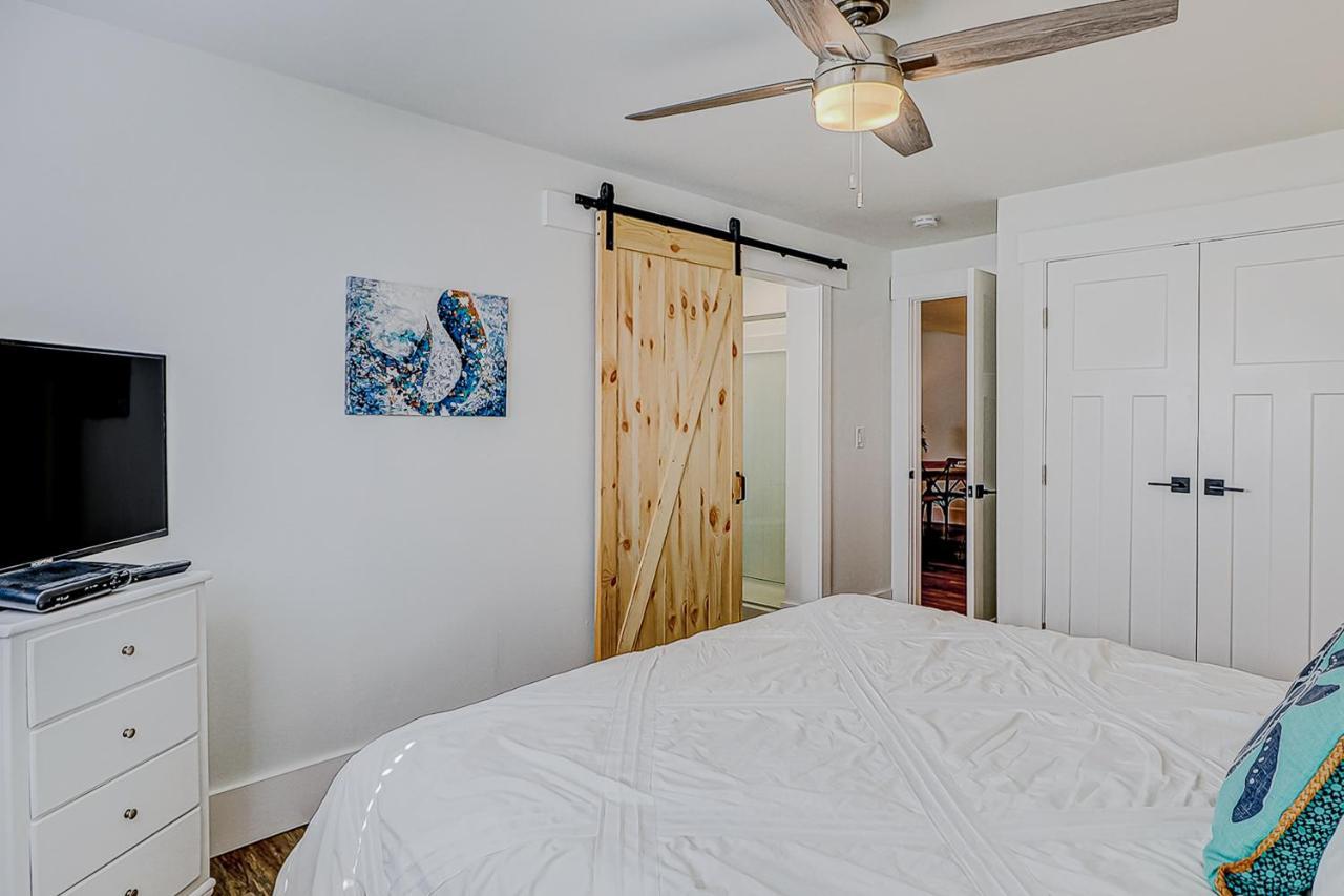 Queens Grant 601 Apartment