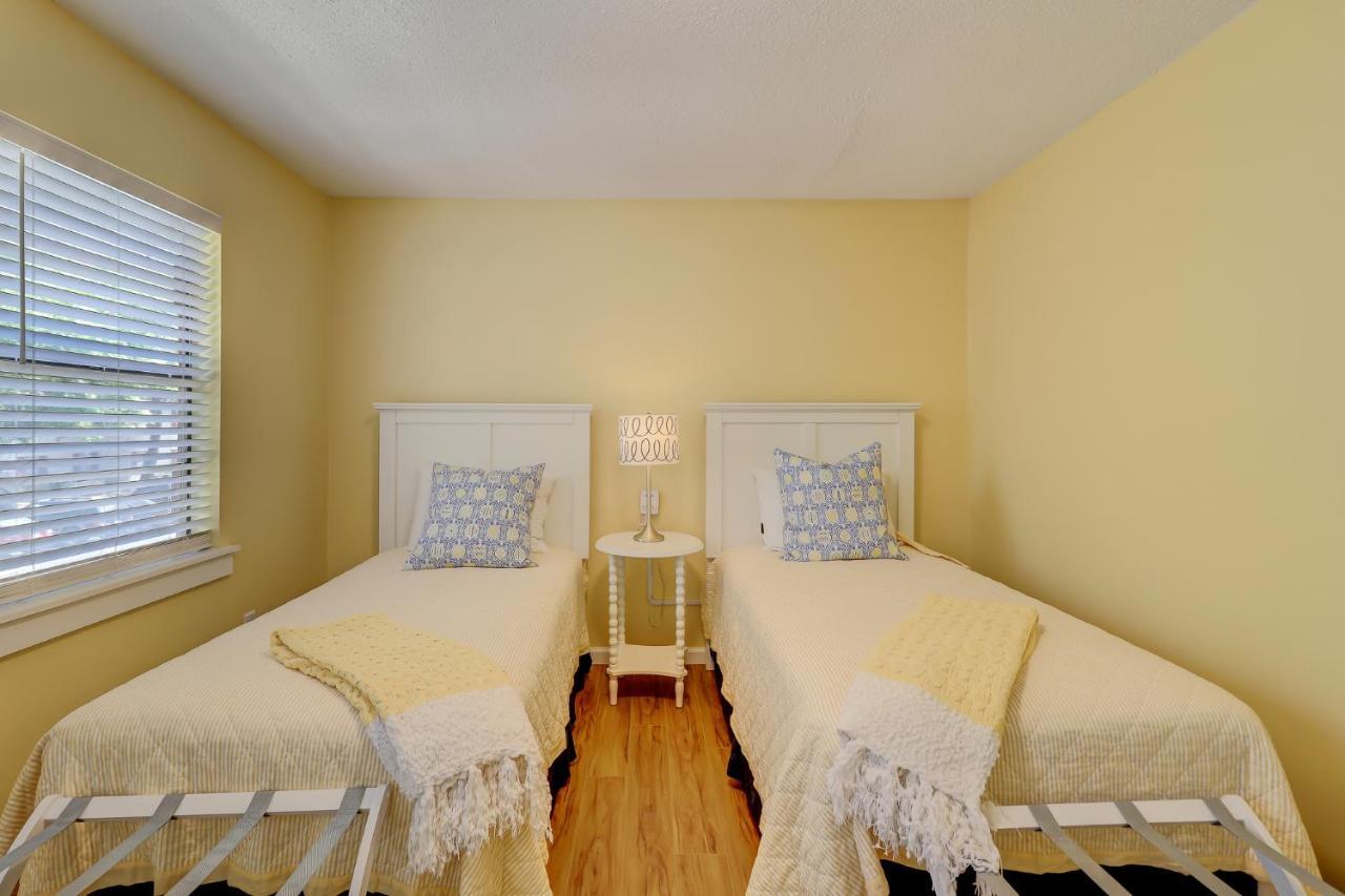 #50 Modern House Ideal Location 2bdr/2parking